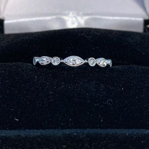 Diamond wedding band